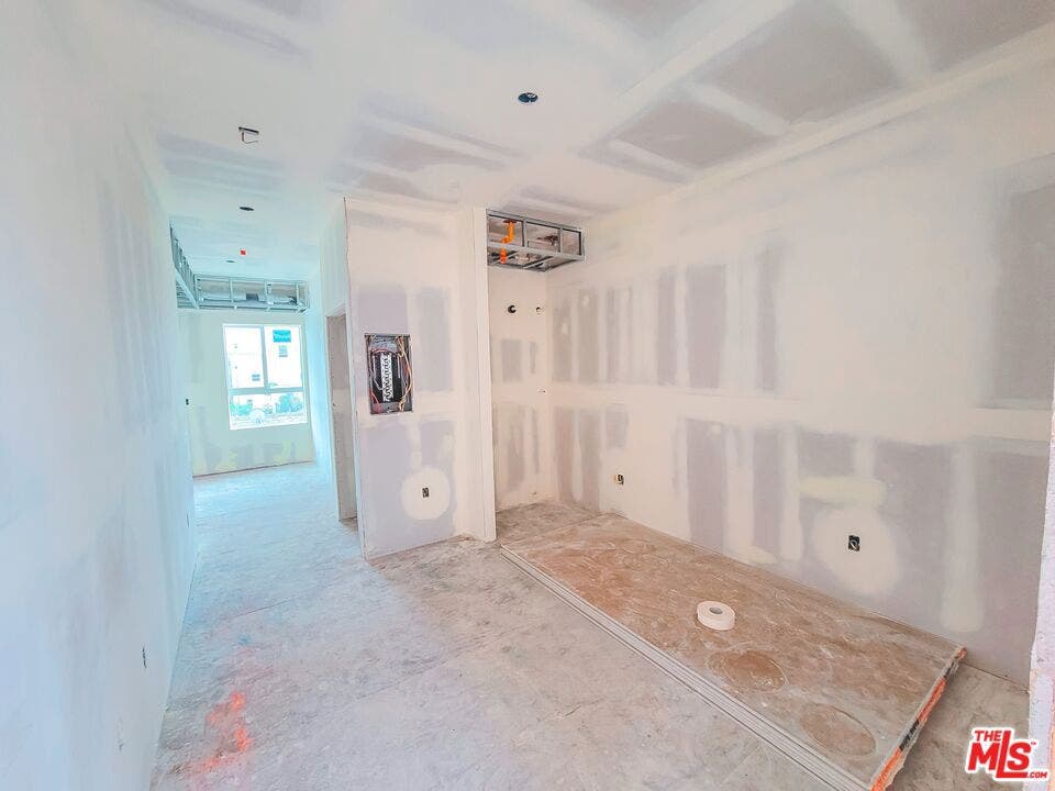 320 N Mountain View Avenue, Los Angeles, CA 90026 320 N Mountain View Avenue, Los Angeles, CA 90026
