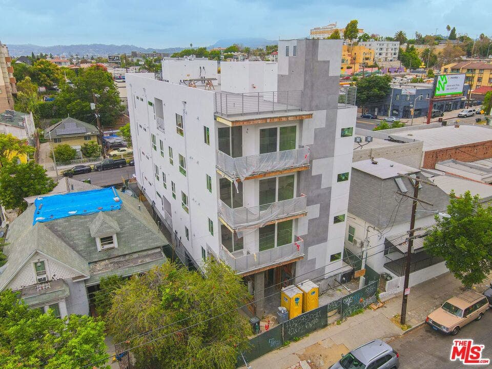 320 N Mountain View Avenue, Los Angeles, CA 90026 320 N Mountain View Avenue, Los Angeles, CA 90026