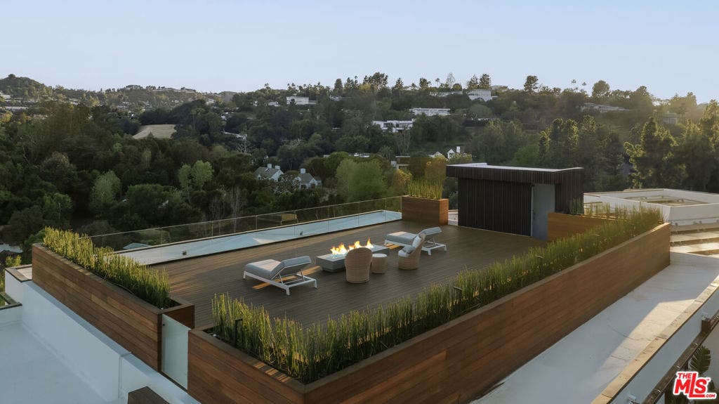 15834 High Knoll Road, Encino, CA 91436 15834 High Knoll Road, Encino, CA 91436