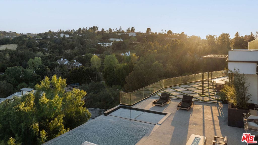 15834 High Knoll Road, Encino, CA 91436 15834 High Knoll Road, Encino, CA 91436
