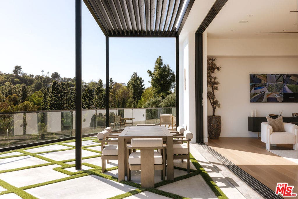 15834 High Knoll Road, Encino, CA 91436 15834 High Knoll Road, Encino, CA 91436