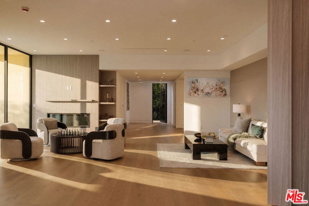 15834 High Knoll Road, Encino, CA 91436 15834 High Knoll Road, Encino, CA 91436