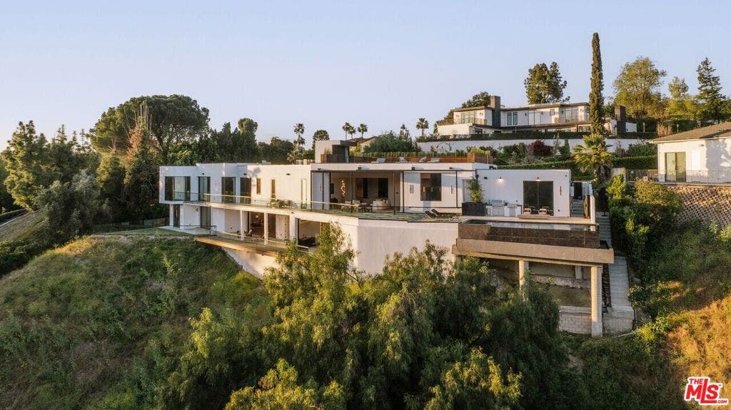 15834 High Knoll Road, Encino, CA 91436 15834 High Knoll Road, Encino, CA 91436