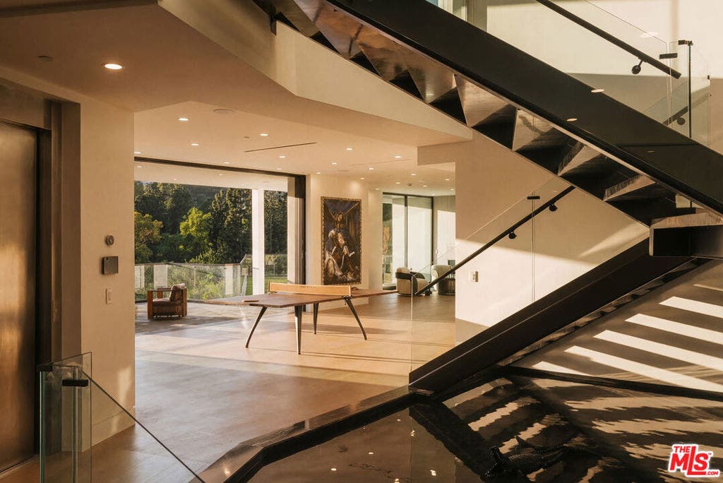 15834 High Knoll Road, Encino, CA 91436 15834 High Knoll Road, Encino, CA 91436