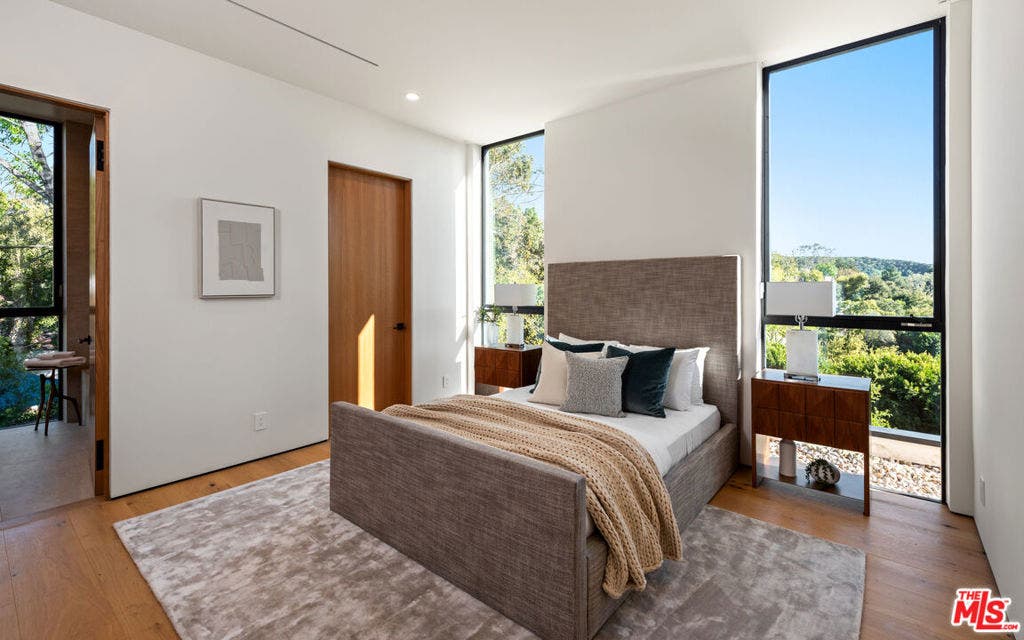 9705 Oak Pass Road, Beverly Hills, CA 90210