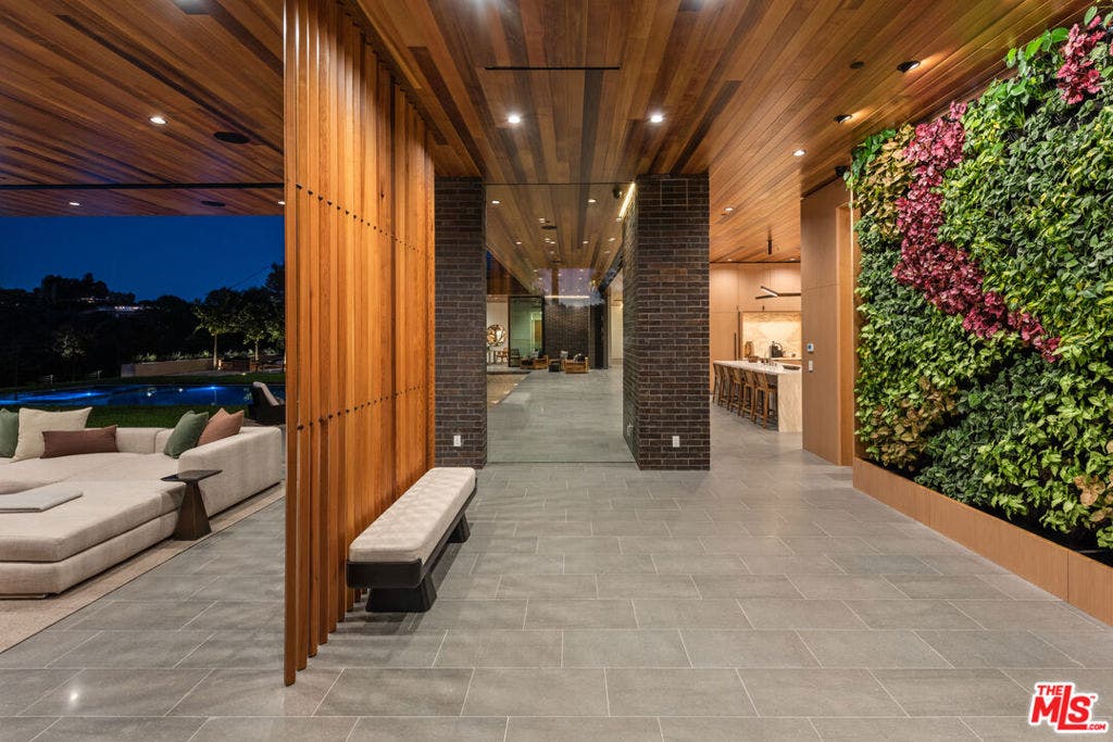 9705 Oak Pass Road, Beverly Hills, CA 90210