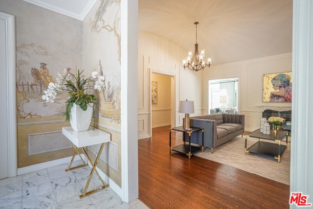 517 N Rodeo Drive, Beverly Hills, CA 90210