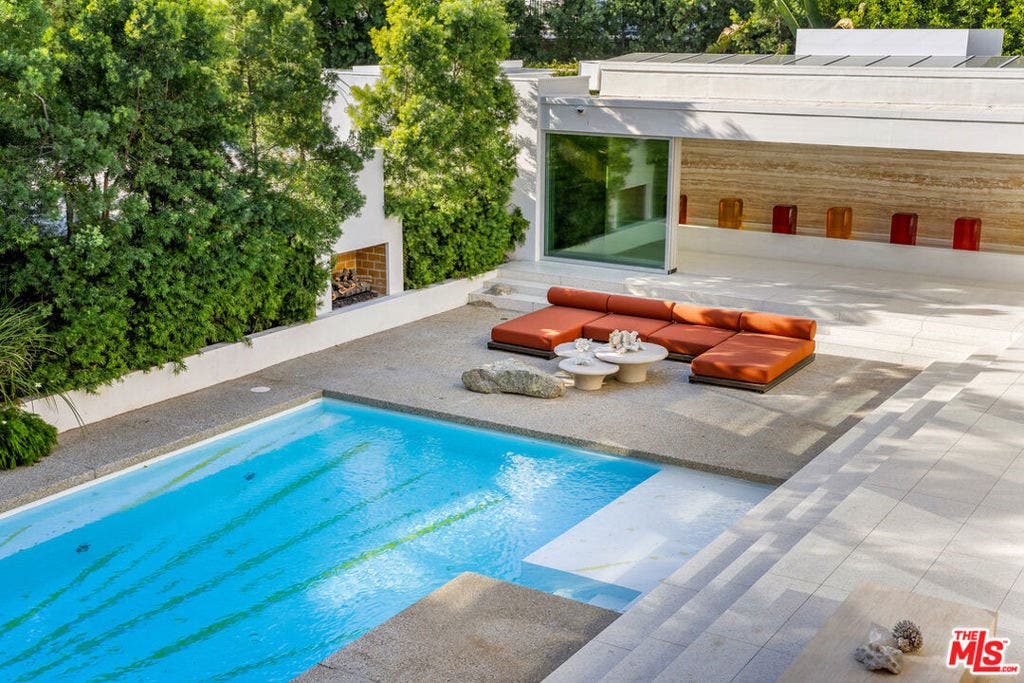 400 Castle Place, Beverly Hills, CA 90210 400 Castle Place, Beverly Hills, CA 90210