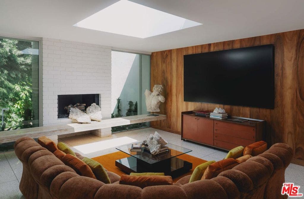 400 Castle Place, Beverly Hills, CA 90210 400 Castle Place, Beverly Hills, CA 90210