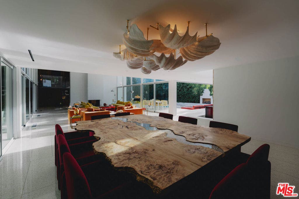 400 Castle Place, Beverly Hills, CA 90210 400 Castle Place, Beverly Hills, CA 90210