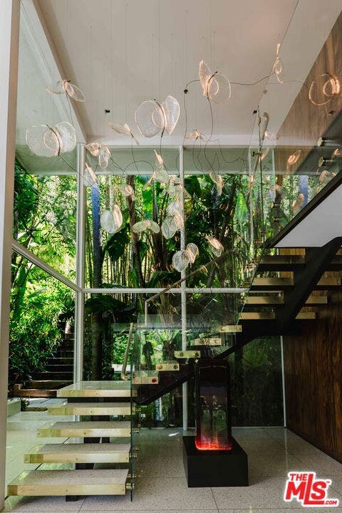 400 Castle Place, Beverly Hills, CA 90210 400 Castle Place, Beverly Hills, CA 90210