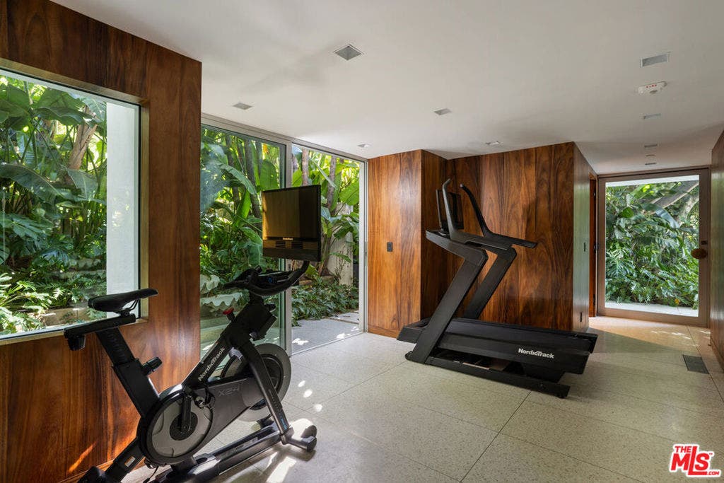 400 Castle Place, Beverly Hills, CA 90210 400 Castle Place, Beverly Hills, CA 90210