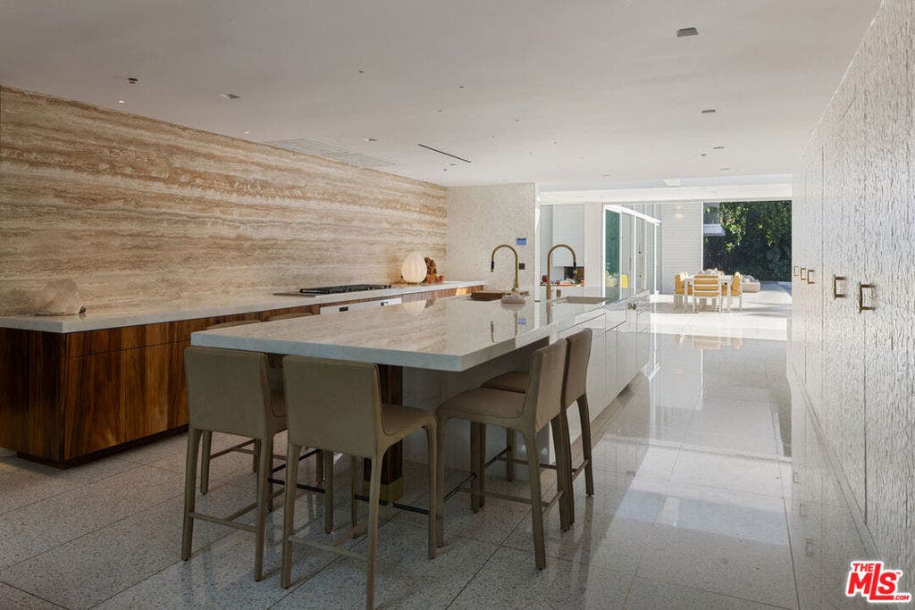 400 Castle Place, Beverly Hills, CA 90210 400 Castle Place, Beverly Hills, CA 90210