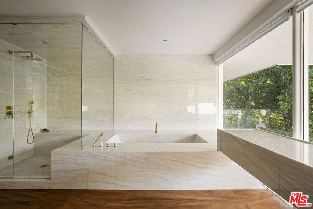 400 Castle Place, Beverly Hills, CA 90210 400 Castle Place, Beverly Hills, CA 90210
