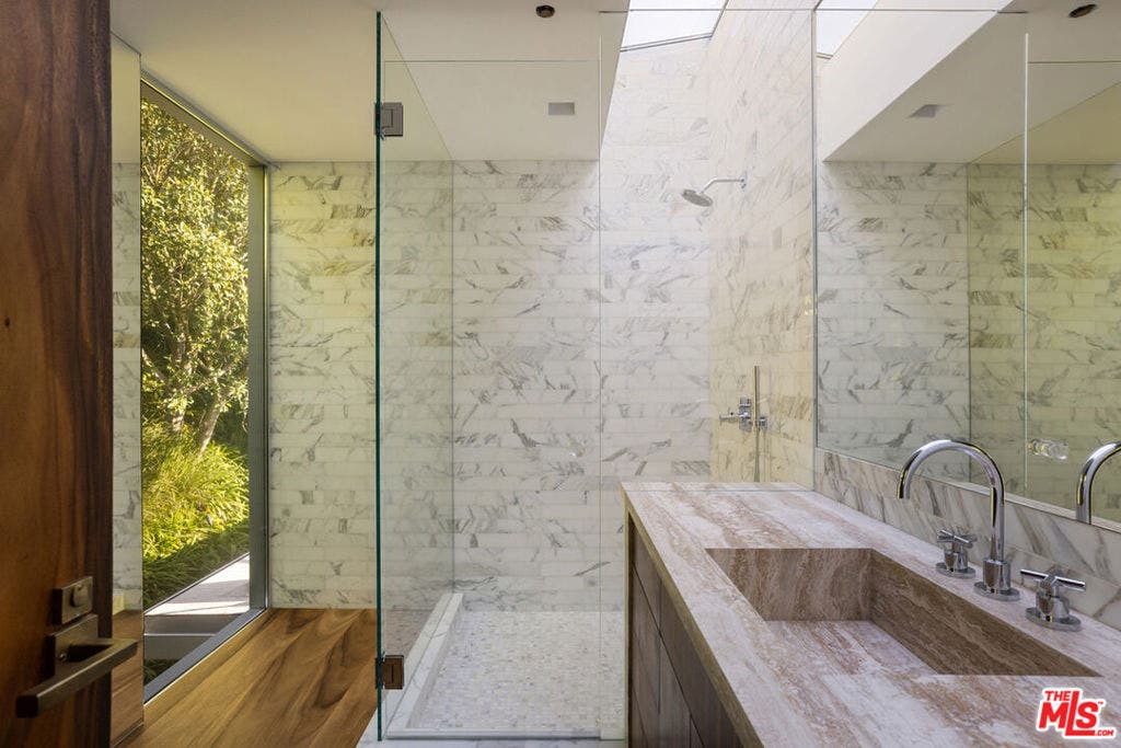 400 Castle Place, Beverly Hills, CA 90210 400 Castle Place, Beverly Hills, CA 90210