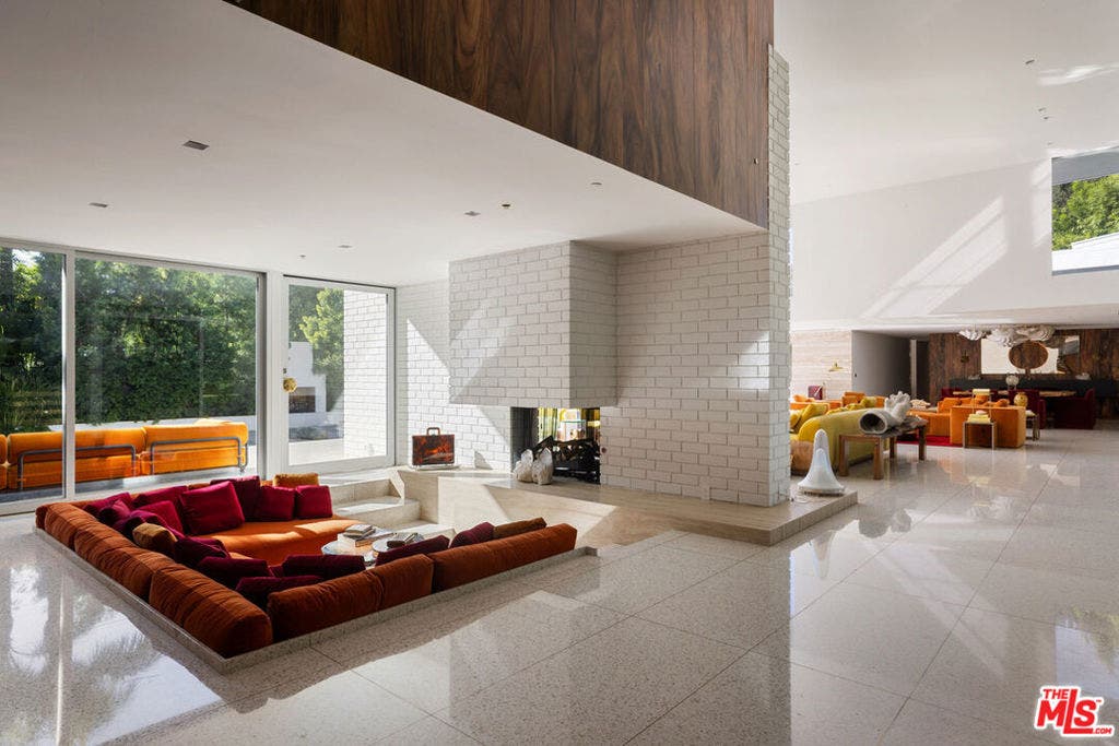 400 Castle Place, Beverly Hills, CA 90210 400 Castle Place, Beverly Hills, CA 90210