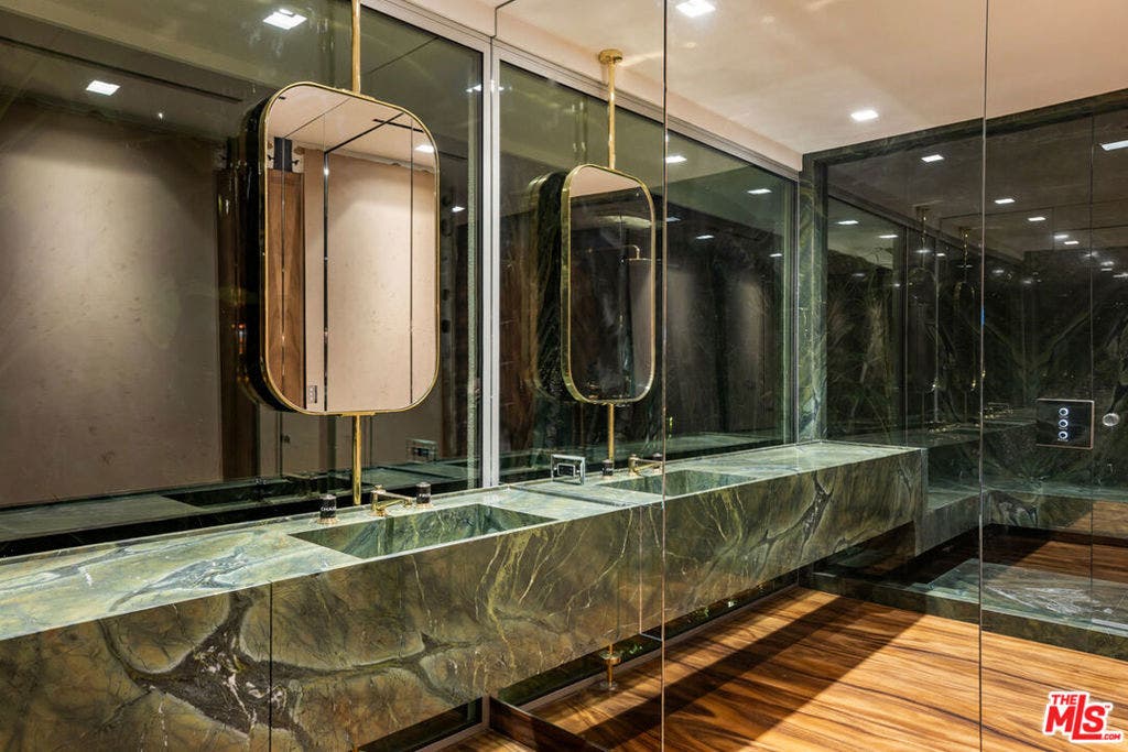 400 Castle Place, Beverly Hills, CA 90210 400 Castle Place, Beverly Hills, CA 90210