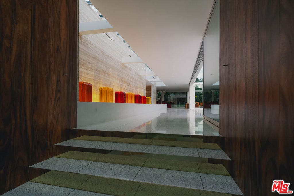400 Castle Place, Beverly Hills, CA 90210 400 Castle Place, Beverly Hills, CA 90210