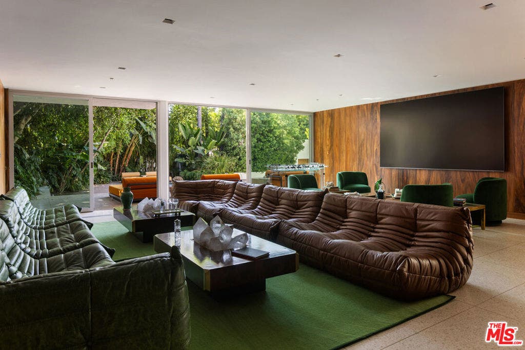 400 Castle Place, Beverly Hills, CA 90210 400 Castle Place, Beverly Hills, CA 90210