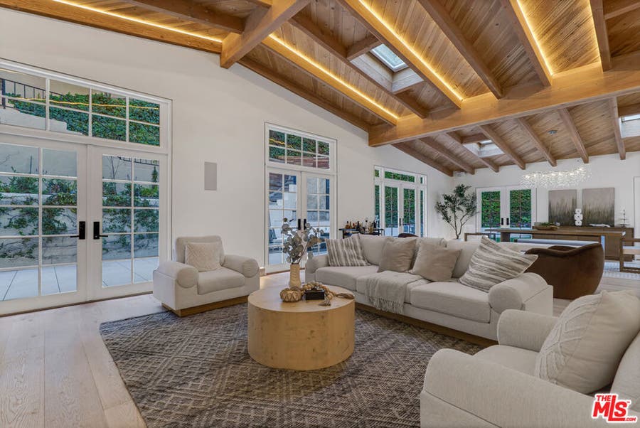 Property photo for 10160 Cielo Drive, Beverly Hills, CA