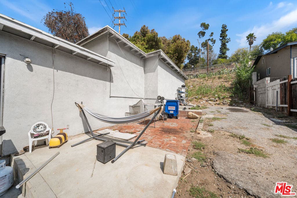 6407 La Riba Way, Los Angeles, CA 90042