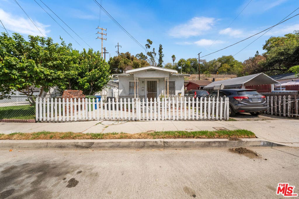 6407 La Riba Way, Los Angeles, CA 90042