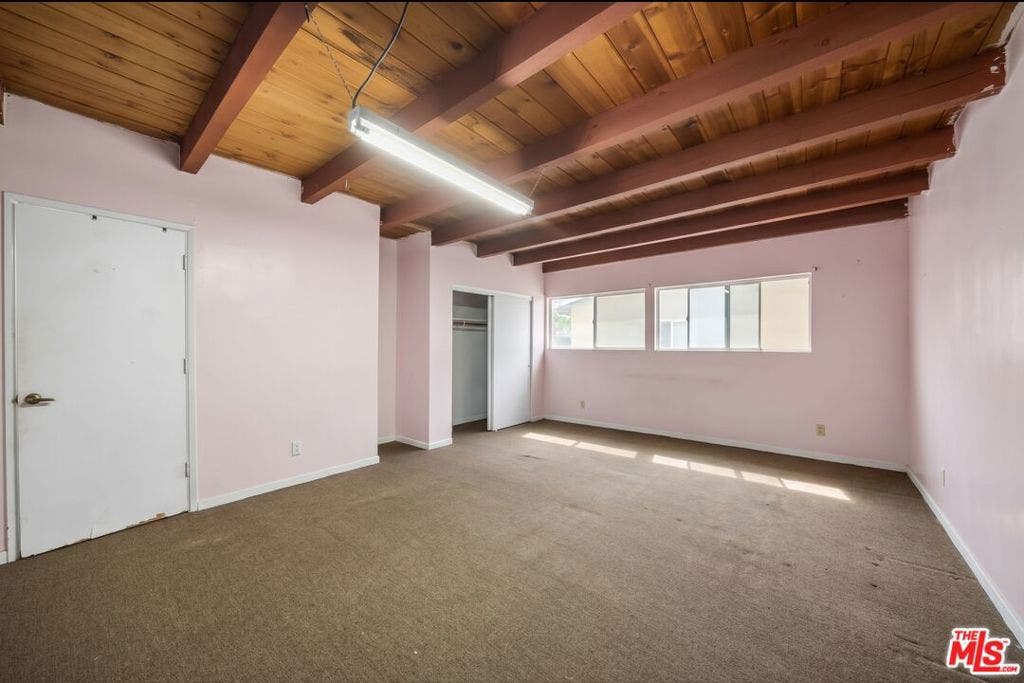 6407 La Riba Way, Los Angeles, CA 90042