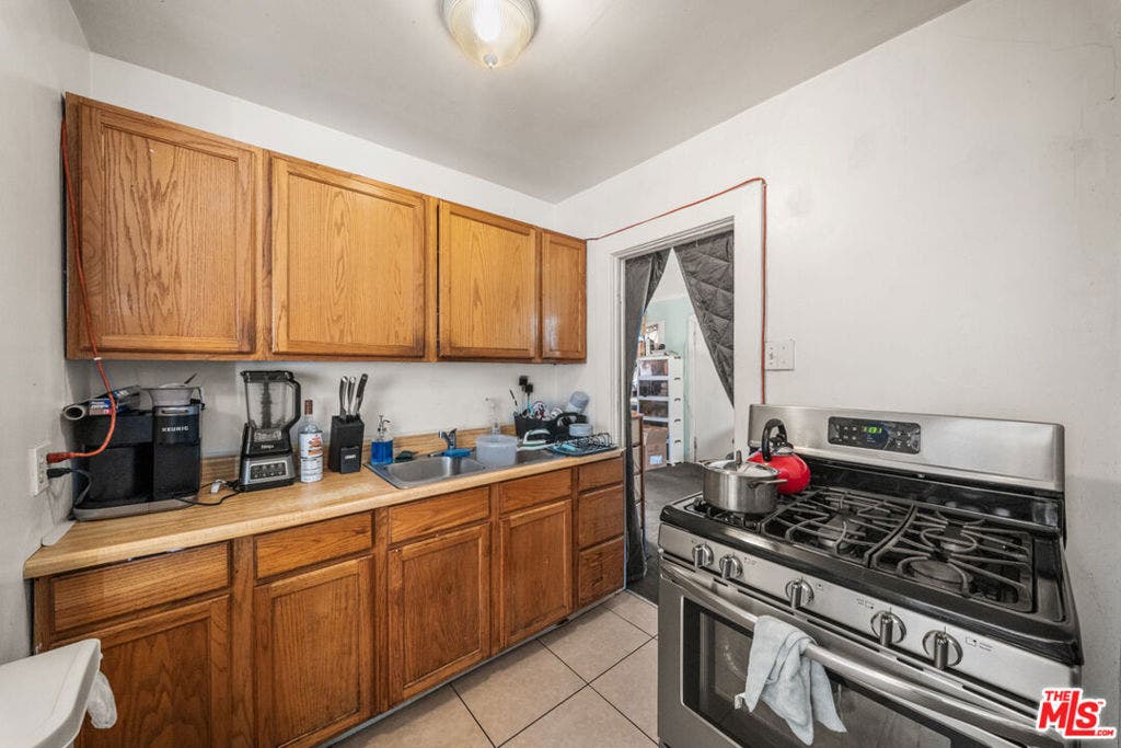 6407 La Riba Way, Los Angeles, CA 90042