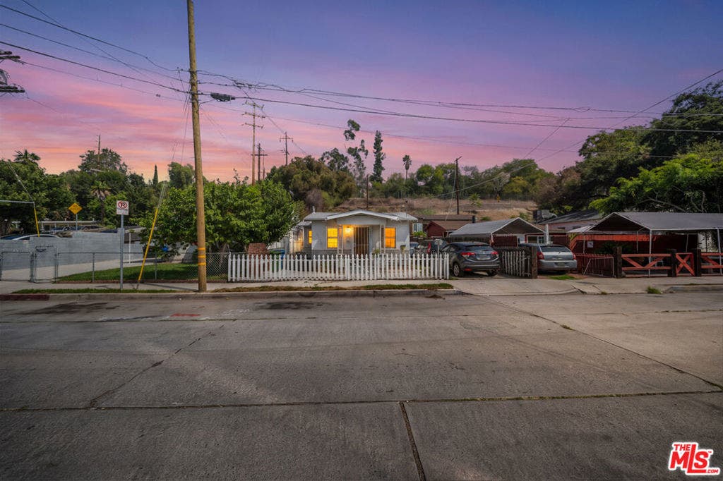 6407 La Riba Way, Los Angeles, CA 90042