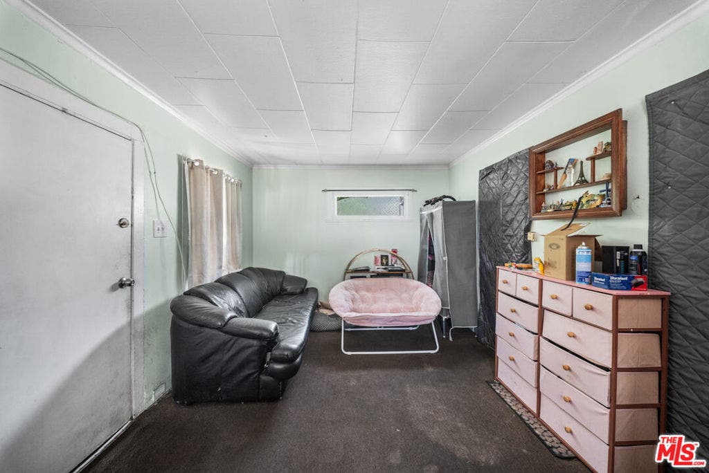 6407 La Riba Way, Los Angeles, CA 90042