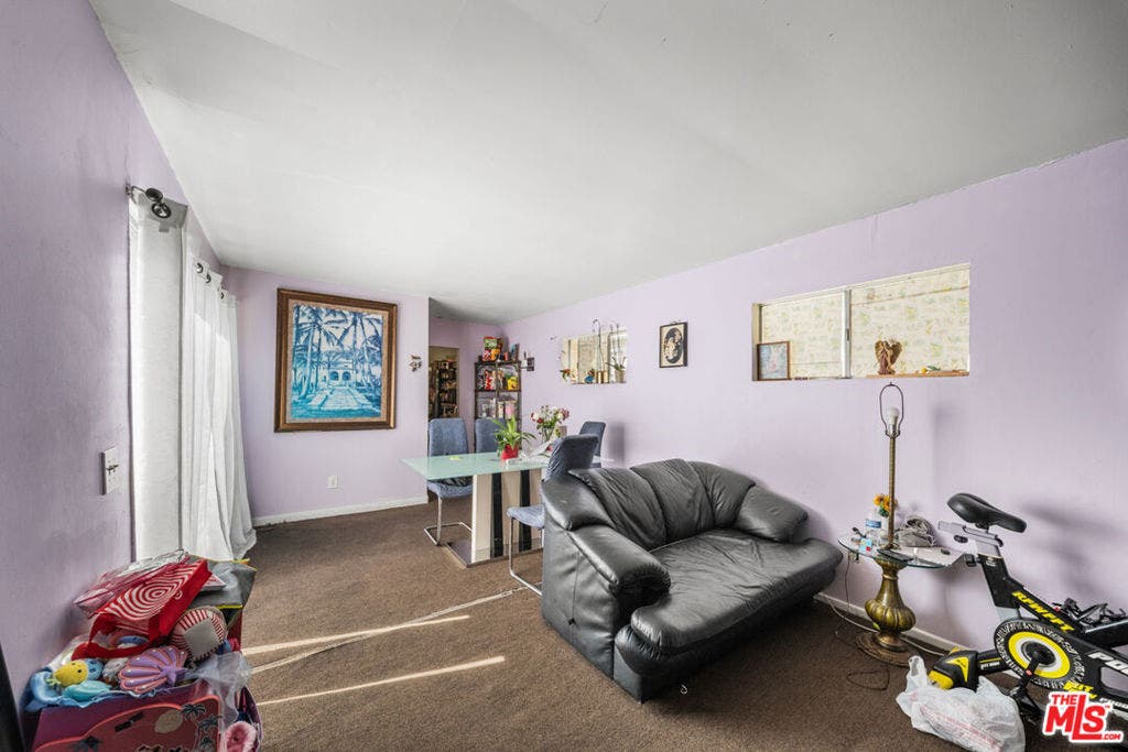 6407 La Riba Way, Los Angeles, CA 90042