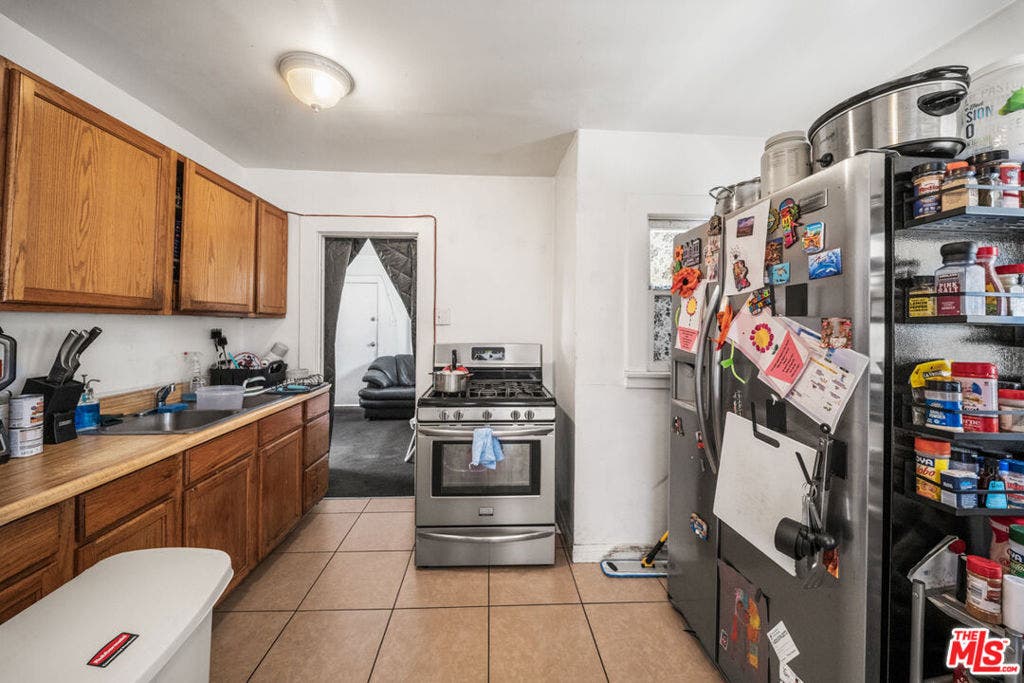 6407 La Riba Way, Los Angeles, CA 90042