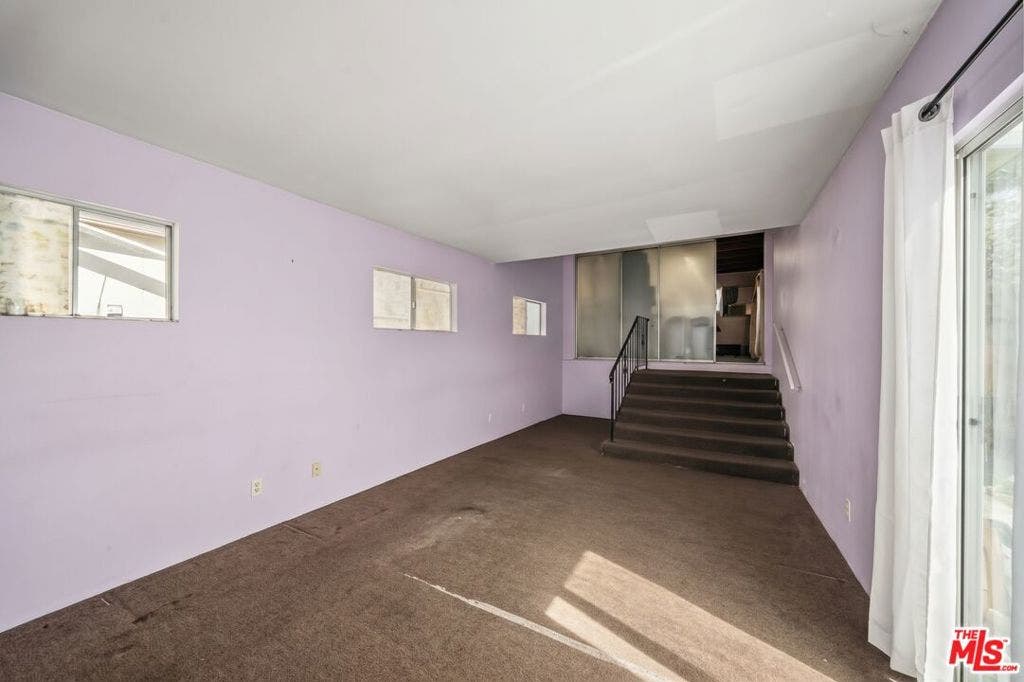 6407 La Riba Way, Los Angeles, CA 90042