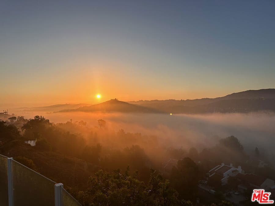 Property photo for 24658 Cordillera Drive, Calabasas, CA
