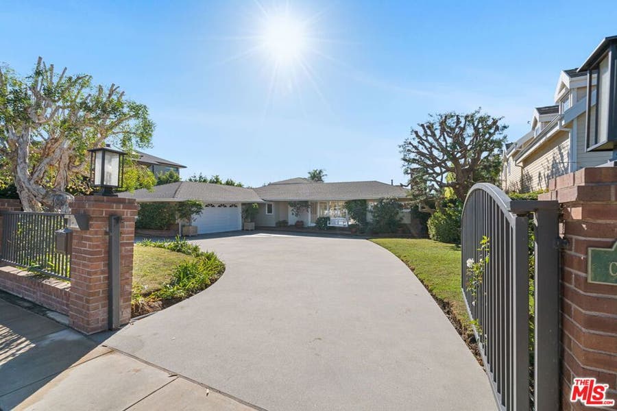 Property photo for 14972 CAMAROSA Drive, Pacific Palisades, CA