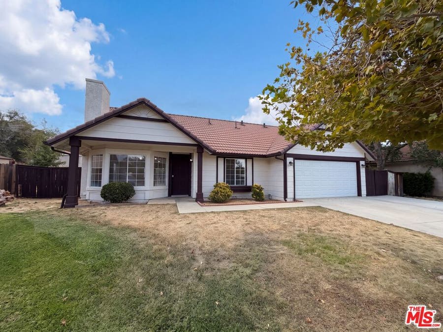 Property photo for 545 Spruce Court, Palmdale, CA