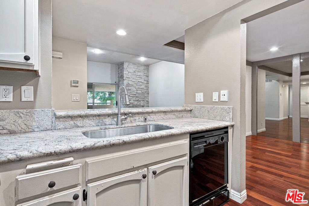 7800 Topanga Canyon Boulevard, #322, Canoga Park, CA 91304 7800 Topanga Canyon Boulevard, #322, Canoga Park, CA 91304