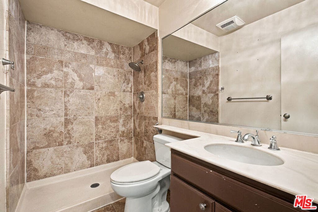 7800 Topanga Canyon Boulevard, #322, Canoga Park, CA 91304 7800 Topanga Canyon Boulevard, #322, Canoga Park, CA 91304