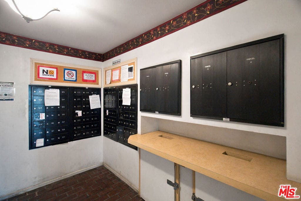 7800 Topanga Canyon Boulevard, #322, Canoga Park, CA 91304 7800 Topanga Canyon Boulevard, #322, Canoga Park, CA 91304