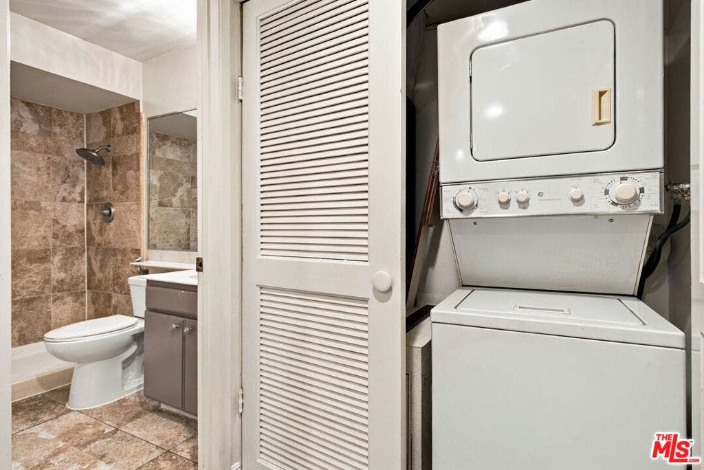 7800 Topanga Canyon Boulevard, #322, Canoga Park, CA 91304 7800 Topanga Canyon Boulevard, #322, Canoga Park, CA 91304