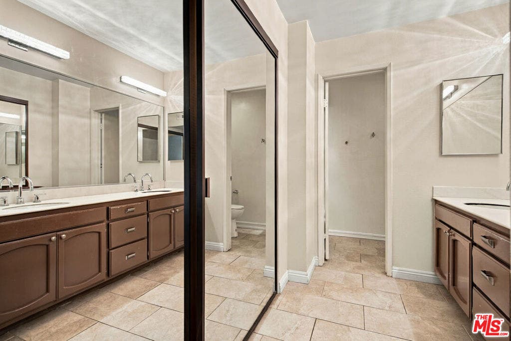 7800 Topanga Canyon Boulevard, #322, Canoga Park, CA 91304 7800 Topanga Canyon Boulevard, #322, Canoga Park, CA 91304
