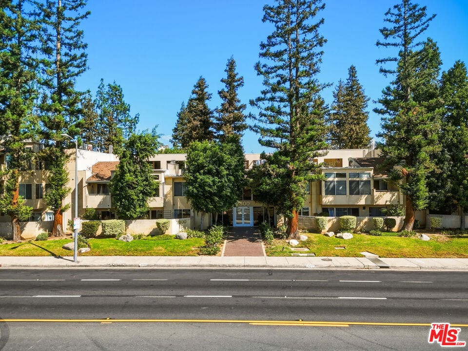 7800 Topanga Canyon Boulevard, #322, Canoga Park, CA 91304 7800 Topanga Canyon Boulevard, #322, Canoga Park, CA 91304
