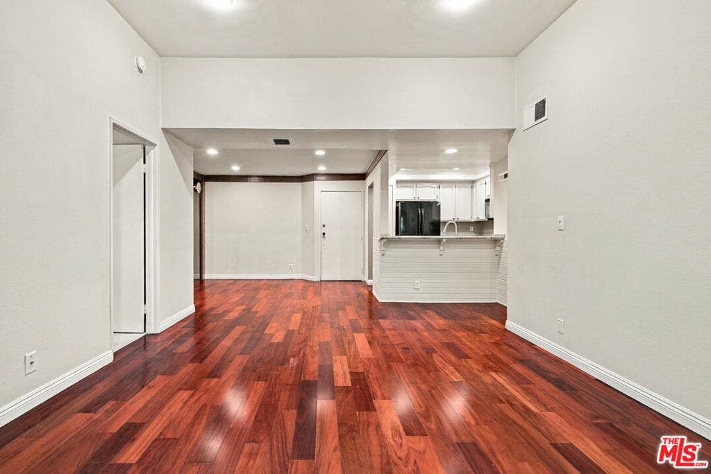 7800 Topanga Canyon Boulevard, #322, Canoga Park, CA 91304 7800 Topanga Canyon Boulevard, #322, Canoga Park, CA 91304
