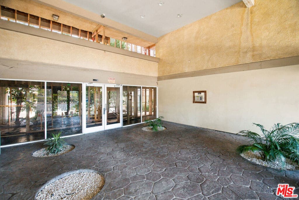 7800 Topanga Canyon Boulevard, #322, Canoga Park, CA 91304 7800 Topanga Canyon Boulevard, #322, Canoga Park, CA 91304