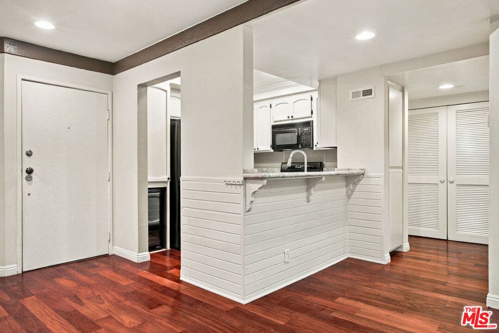 7800 Topanga Canyon Boulevard, #322, Canoga Park, CA 91304 7800 Topanga Canyon Boulevard, #322, Canoga Park, CA 91304
