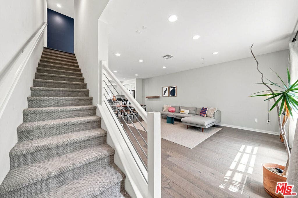 2928 Rowena Avenue, #3, Los Angeles, CA 90039 2928 Rowena Avenue, #3, Los Angeles, CA 90039