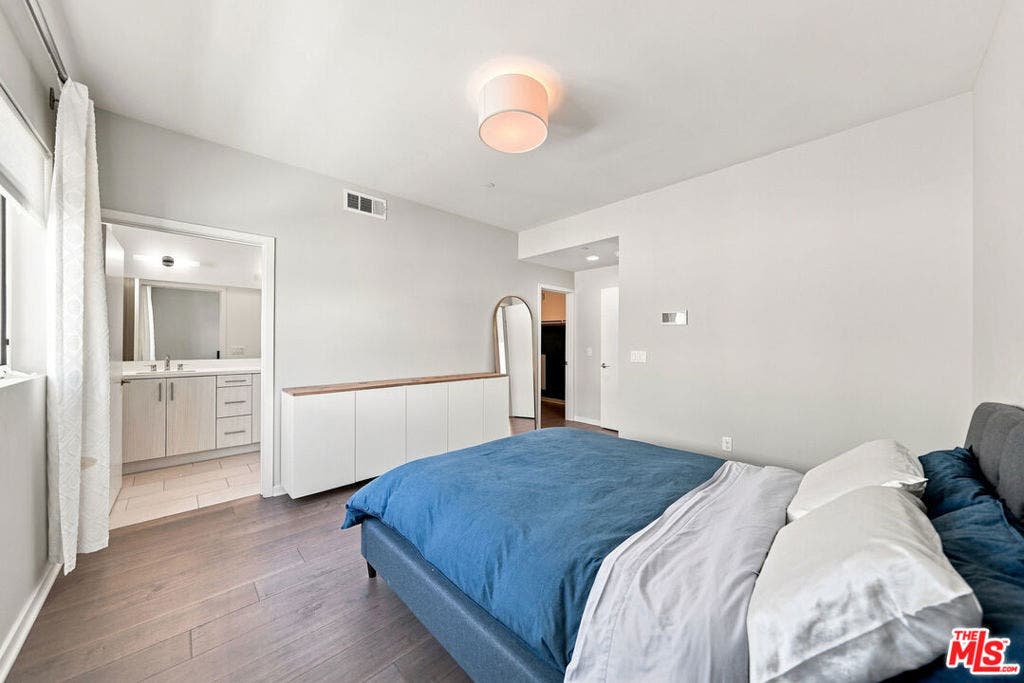 2928 Rowena Avenue, #3, Los Angeles, CA 90039 2928 Rowena Avenue, #3, Los Angeles, CA 90039