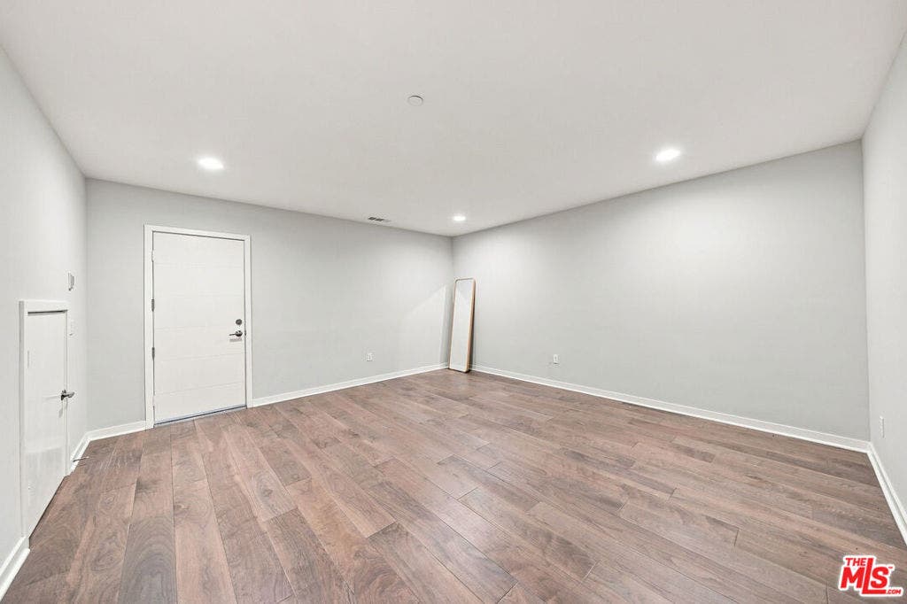 2928 Rowena Avenue, #3, Los Angeles, CA 90039 2928 Rowena Avenue, #3, Los Angeles, CA 90039