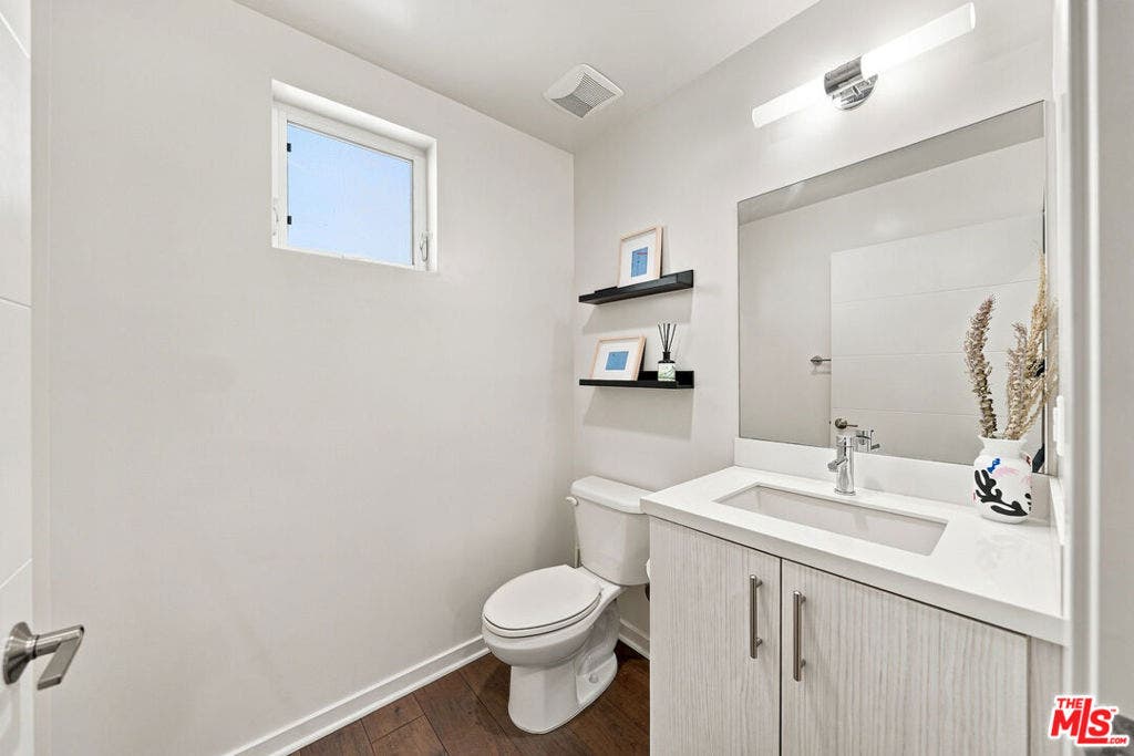 2928 Rowena Avenue, #3, Los Angeles, CA 90039 2928 Rowena Avenue, #3, Los Angeles, CA 90039