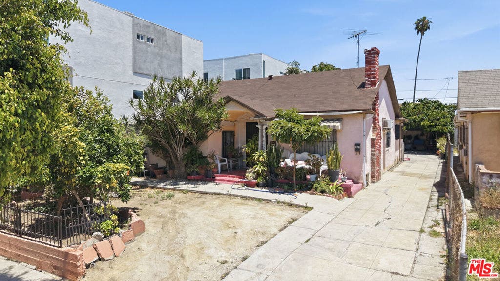472 N Oxford Avenue, Los Angeles, CA 90004 472 N Oxford Avenue, Los Angeles, CA 90004